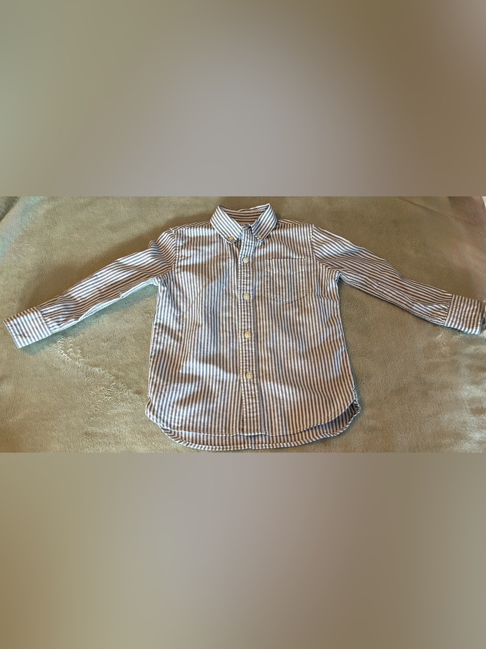 Boys Gap Kids Size XS (4-5) Blue and White Striped Button-Down Shirt